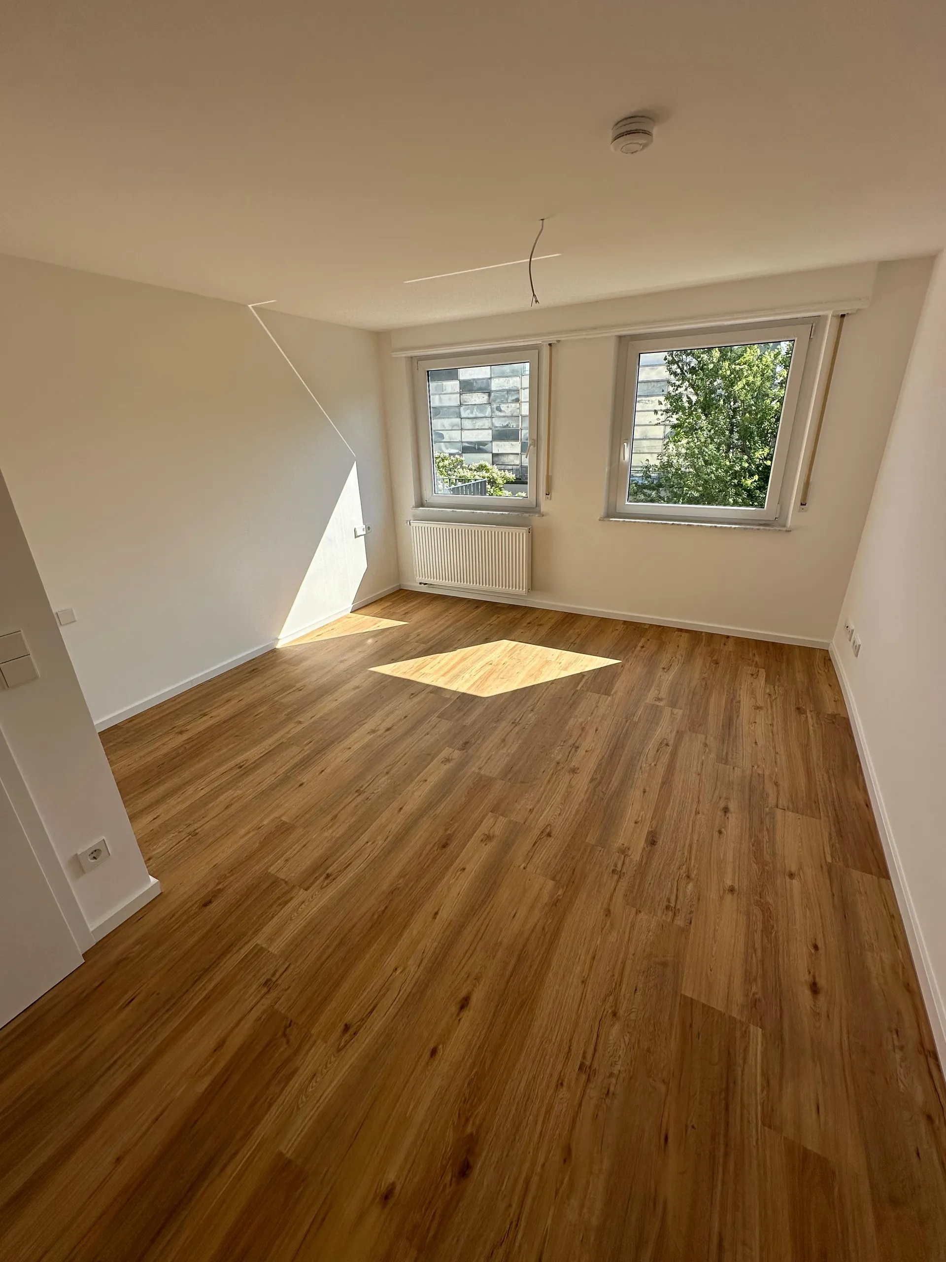 Flur mit neuer Beleuchtung